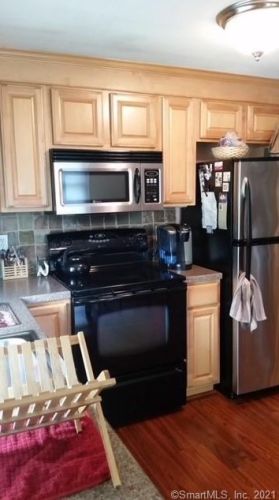 55 Pine River Rd, North Haven CT  06473-3312 exterior