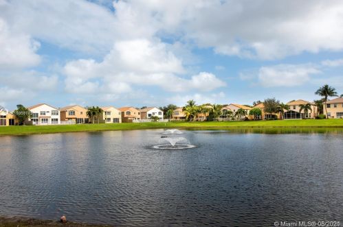 4851 Modern Dr, Delray Beach FL  33445-1220 exterior