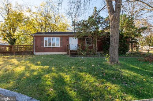 1232 Kohler Ave, West Deptford, NJ 08096-5500