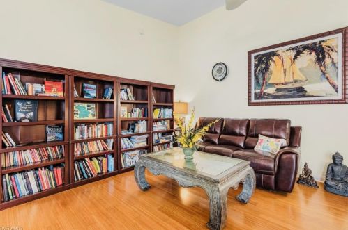 4199 Los Altos Ct, Naples FL  34109-1315 exterior