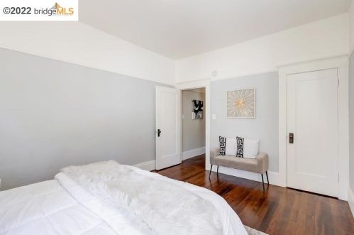 2949 Chestnut St, Oakland, CA 94608-4429
