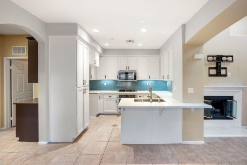 2728 Piantino Cir, San Diego CA 92108-4736 exterior