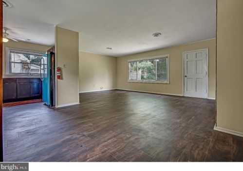 37 Surrey Ln, Willingboro, NJ 08046-1429