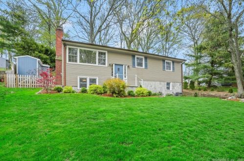 20 Valley View Rd, Norwalk, CT 06851-1042