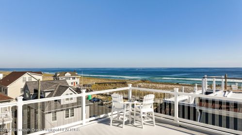 5 Fort Ave, Pelican Island NJ  08751-1512 exterior