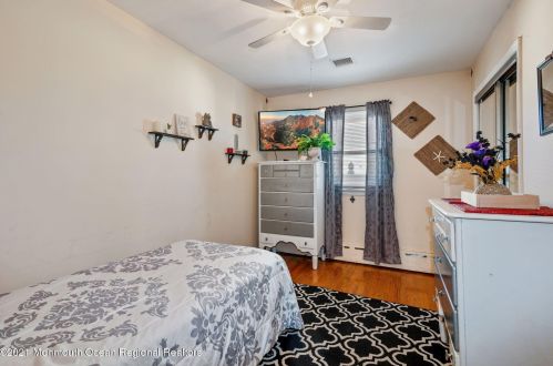 323 Lk Shr Dr, Bricktown NJ 08723-6013 exterior