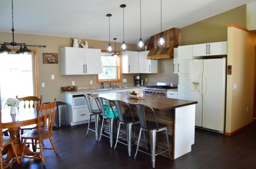 523 Falk Dr, Edgerton, WI 53534-2162
