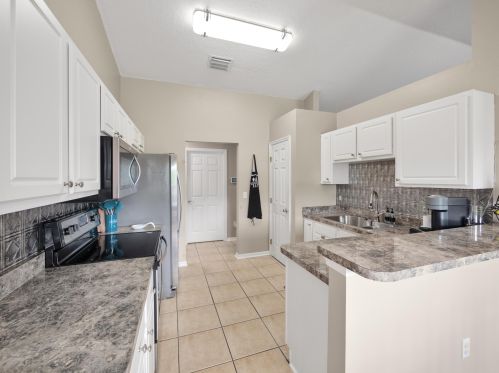 566 Sea Holly Ter, Port Saint Lucie FL  34984-3552 exterior