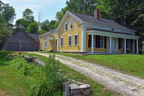 30 Main St, Petersham MA  01366-9503 exterior