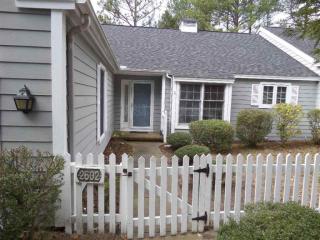 2602 Wentworth Cir, Pinehurst, NC 28374-9481