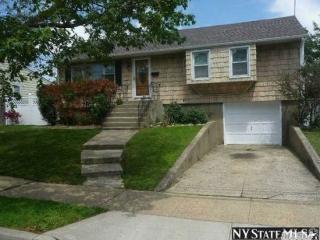 75 Westside Ave, Freeport, NY 11520-5421