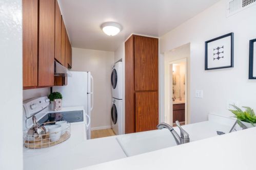 1021 Oddstad Blvd, Pacifica CA  94044-3858 exterior