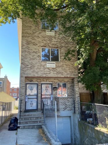 1118 222nd St, Bronx, NY 10469-2616