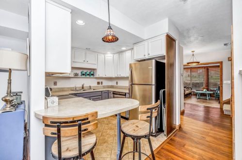 403 3 St, Aurora IN 47001-1311 exterior