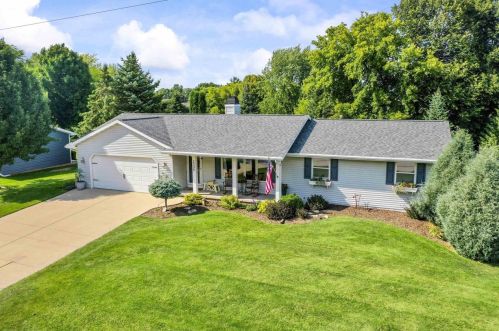 3335 Iris Ct, Green Bay, WI 54311-7639