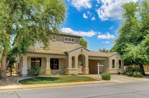 760 Grand Canyon Dr, Chandler, AZ 85248-5071