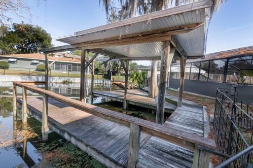 32009 Harris Rd, Tavares FL  32778-4643 exterior