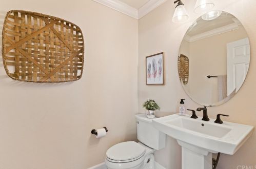 12607 Orangeblossom Ln, Riverside CA  92503-7059 exterior