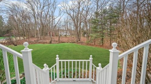 75 Nubel Ln, New Canaan CT  06840-6913 exterior