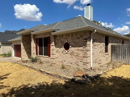 303 Steeplechase Dr, Georgetown TX  78626-6331 exterior