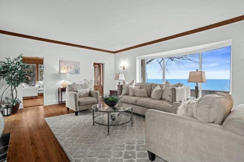 9614 Lake Ter, Milwaukee WI  53217-4346 exterior