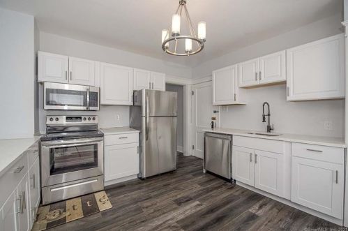 50 Francis St, Ansonia, CT 06401-2245