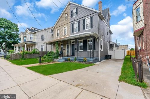 629 Market St, Gloucester, NJ 08030-1930