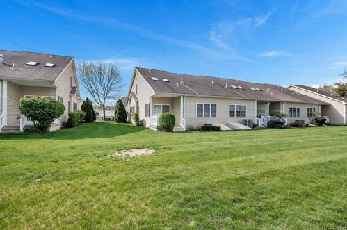 511 Elm St, North Haven CT  exterior