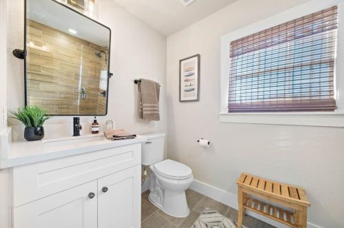 1021 Sealy St, Galveston TX 77550-3813 exterior