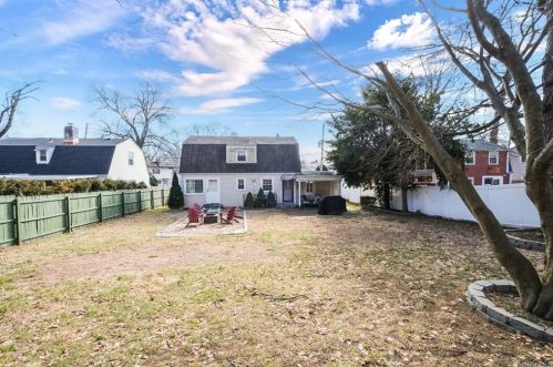 22 Randolph Rd, White Plains, NY 10607-1516