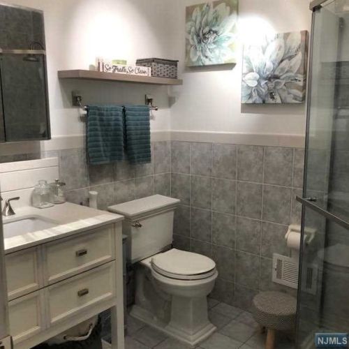 321 9th St, Fairview NJ  07022-1348 exterior