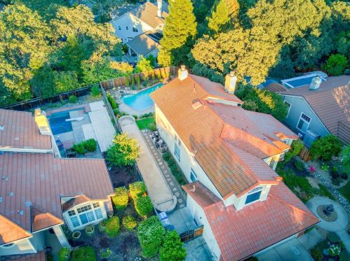 111 Burrill Dr, Folsom CA  95630-2270 exterior