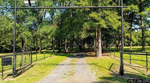 1178 Big Woods Rd, Longview, TX 75605-6901