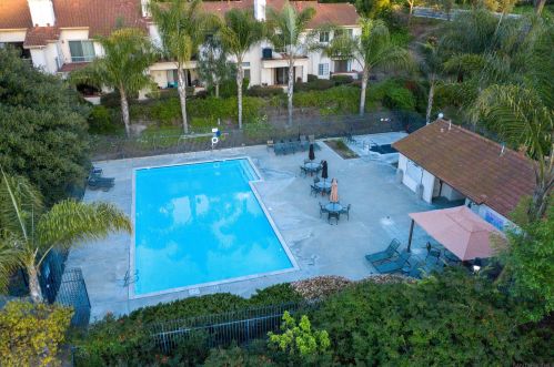 2876 Andover Ave, Carlsbad CA  92010-7004 exterior