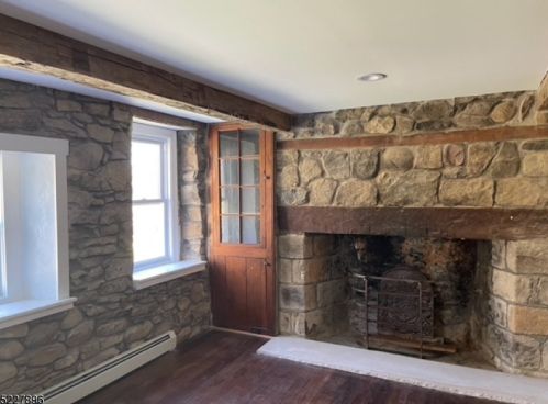 5 Pierson Ln, Oxford NJ  07863-3278 exterior