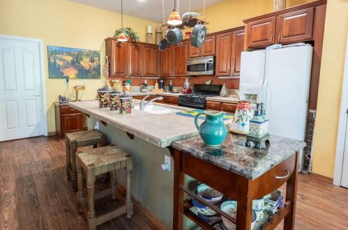 2431 Emerald Lake Ln, Elk Grove CA  95758-3608 exterior