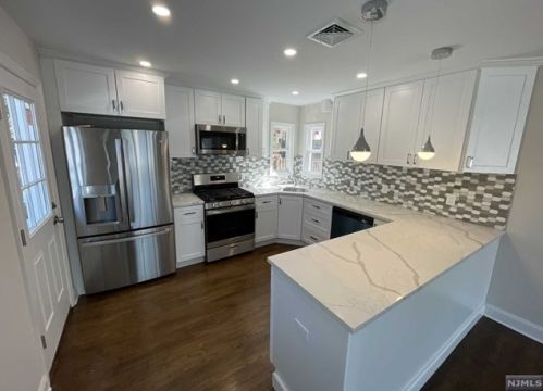 236 Reichelt Rd, N Milford NJ  07646-2218 exterior