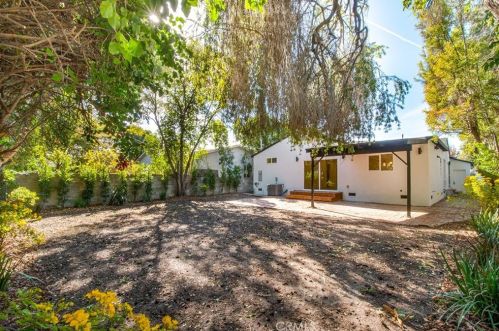 5510 Burnet Ave, Van Nuys CA  91411-3508 exterior