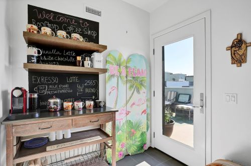 2555 State St, Carlsbad CA  92008-1623 exterior