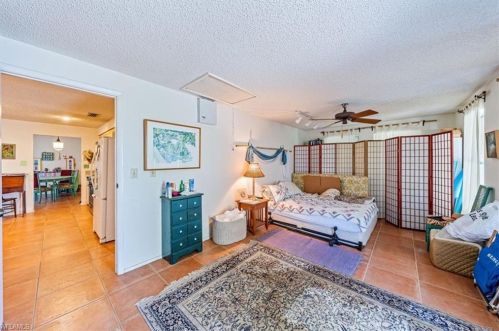 1046 Sperling Ave, Naples, FL 34103-2326