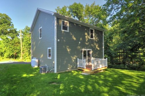 91 Florence Ave, Milford, CT 06460-4114