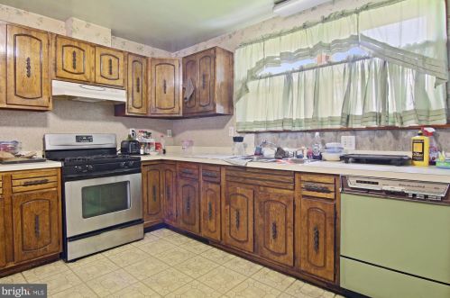 17 Adams St, West Enola PA  17025-2802 exterior