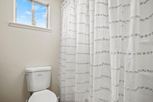 1401 Tebbutt Ave, Modesto CA  95350-3948 exterior