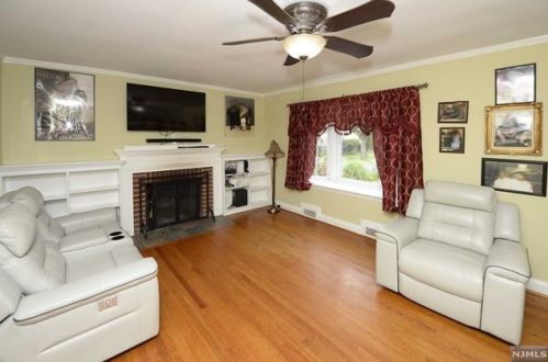 370 Lantana Ave, Englewood, NJ 07631-1511
