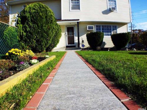 1291 Straight Path, Babylon, NY 11704-2030