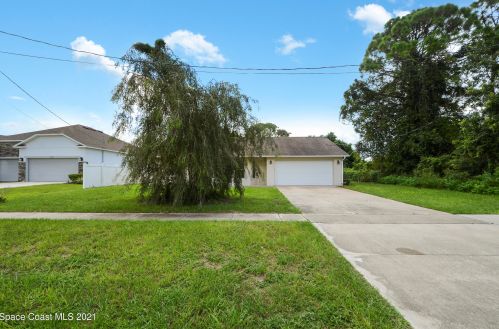 5945 Grissom Pkwy, Cocoa, FL 32927-9144