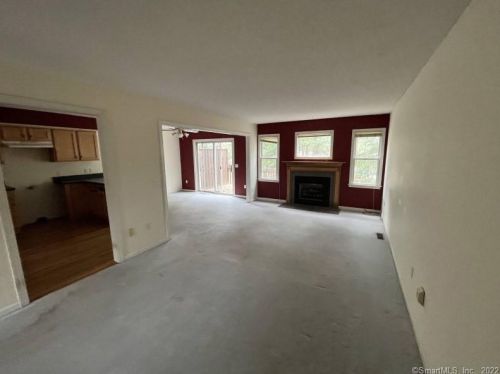 40 Cheyenne Ct, East Hampton, CT 06447-1355