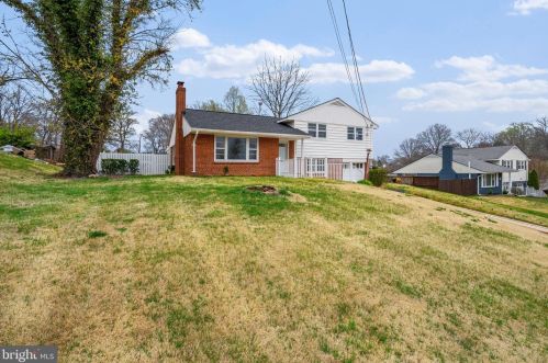 7405 Charlotte St, Springfield, VA 22150-3806