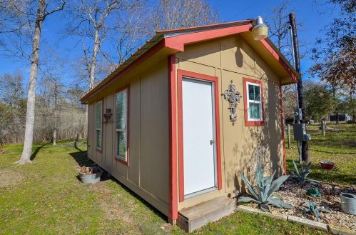 38322 Cork St, Hempstead TX  77445-7408 exterior