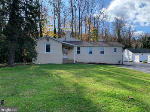 653 Gulph Rd, Norristown PA  19406-3704 exterior